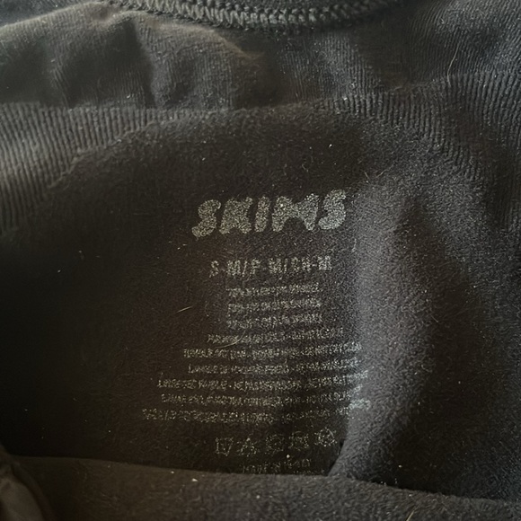 Skims S/M sculpting thong bodysuit onyx - Picture 6 of 6